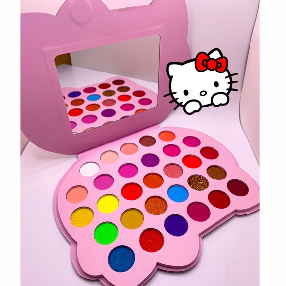 Hello Kitty Eyeshadow Palette with magnetic closure- Pink - New in box! - Picture 3 of 6